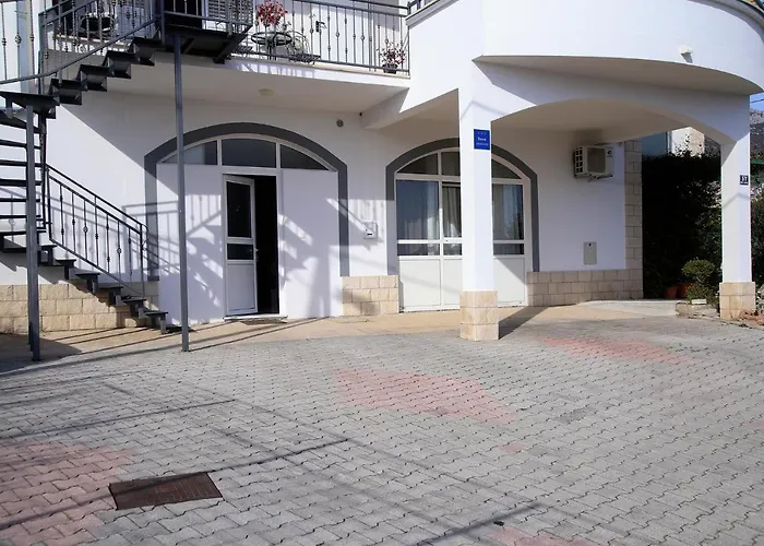 Charming Carmen Apartment